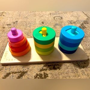 Lovevery twist and pivot puzzle